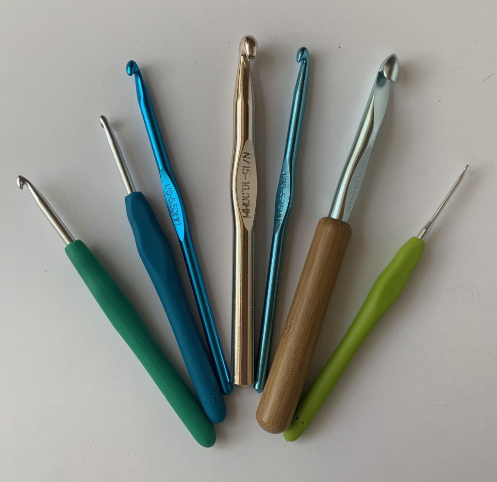 Different types of crochet hooks